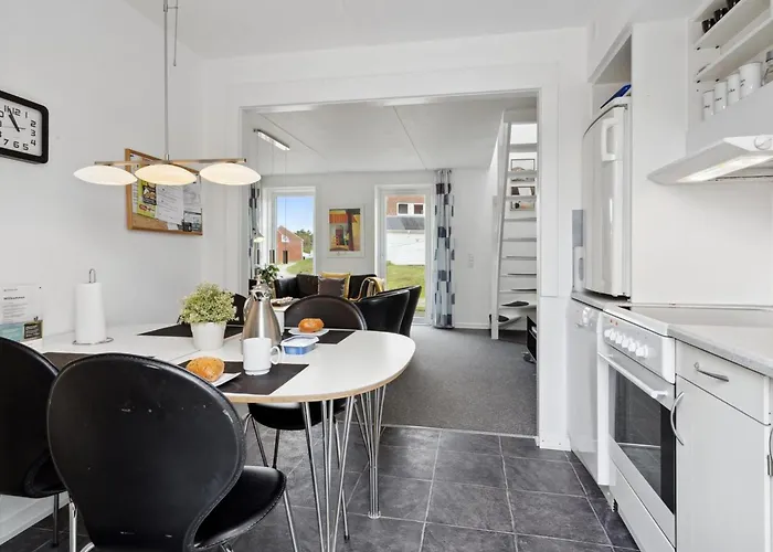 Aldora - 2-3km From The Sea By Interhome 아파트